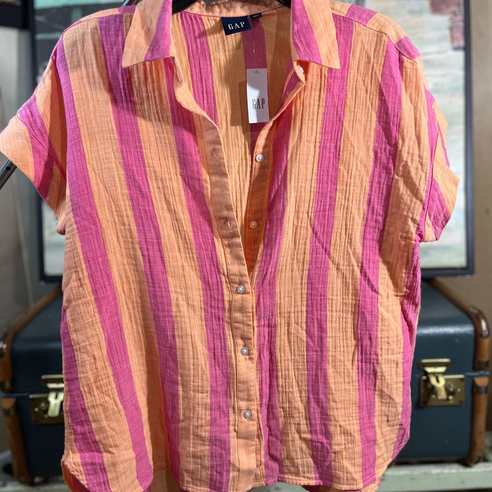 GAP Women’s Orange and Pink Striped Shirt